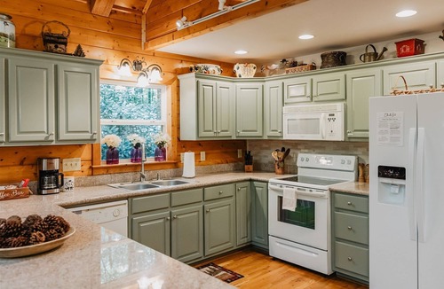 Blowing Rock Cabin | Peaceful Cabin, Hot Tub, Fire Pits, Prime Location!