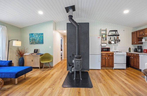 Surry Cabin | Peaceful Cabin in the Woods