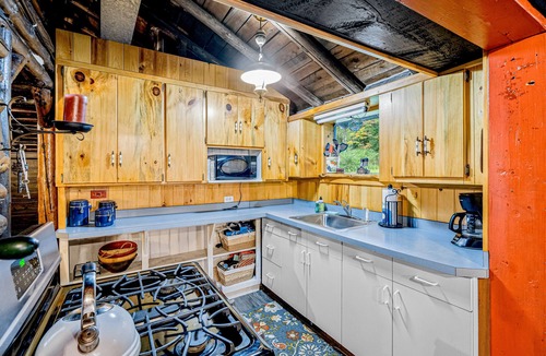 Olmstedville Cabin | Peaceful cabin minutes from Gore Mountain with wood stove, porch, firepit