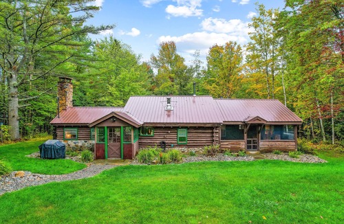 Olmstedville Cabin | Peaceful cabin minutes from Gore Mountain with wood stove, porch, firepit