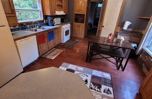 North East Cabin | Peaceful camp in the woods near North East PA