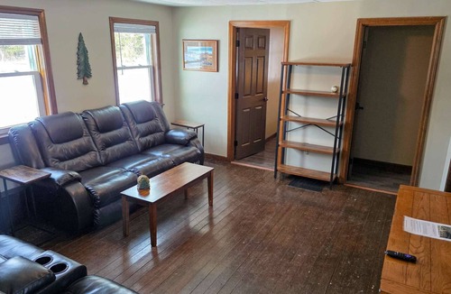 Abbot Cabin | Peaceful Countryside Home Located on 22 Acres