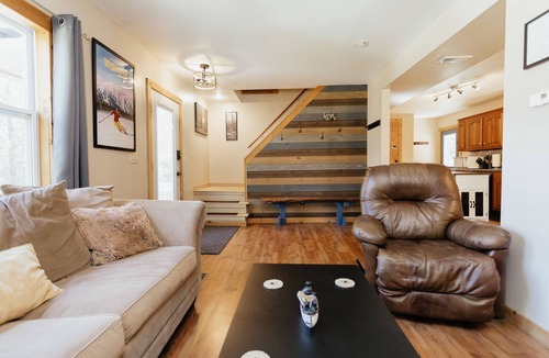 East Central Franklin Cabin | Peaceful, Cozy Cabin Getaway - 4 Season Cabin