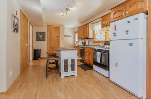 East Central Franklin Cabin | Peaceful, Cozy Cabin Getaway - 4 Season Cabin