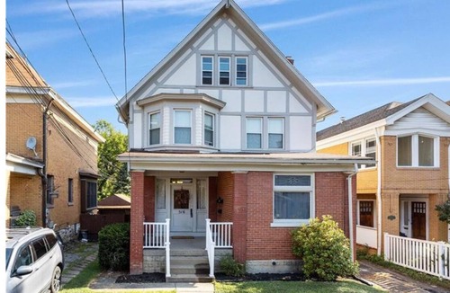 Bellevue Apartment | Peaceful Getaway in a Quiet Walking Neighborhood