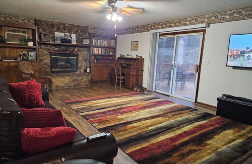 Moodys House | Peaceful Getaway Near Blue Hole Park - Salina, OK