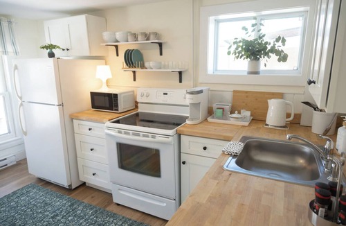Knightville Apartment | Peaceful & minutes from the Old Port with private parking
