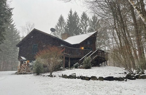 Greenfield Center Cabin | Peaceful Mountain Cabin Near Saratoga With Hot Tub and Snow Shoeing