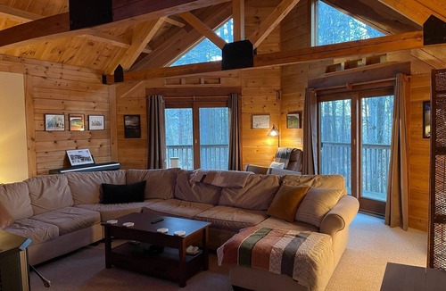 Greenfield Center Cabin | Peaceful Mountain Cabin Near Saratoga With Hot Tub and Snow Shoeing