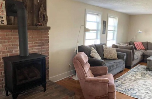 Mainesburg House | Peaceful & Serene 120 Acre Mountain Farm Retreat