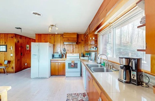 Franklin Cabin | Peaceful Smoky Mountain Escape Near Hiking
