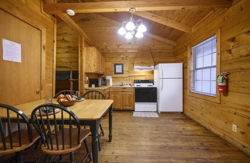 Broken Bow Cabin | Peach Blossom | Sleeps 6 | Pond View Deck, Fireplace & Near Beavers Bend
