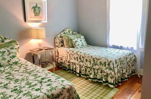 Pemaquid Cottage | Pemaquid Harbor renovated Victorian 3B/2B-Tennis Court-Pets-Golf & Beach nearby