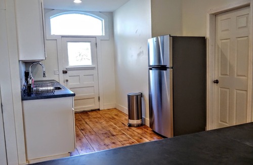 Pemaquid Beach Apartment | Pemaquid Tavern Cottage – Unit 1: Renovated Retreat in Pemaquid Beach Village