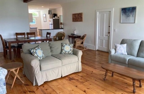 Pemaquid Beach Apartment | Pemaquid Tavern Cottage – Unit 1: Renovated Retreat in Pemaquid Beach Village