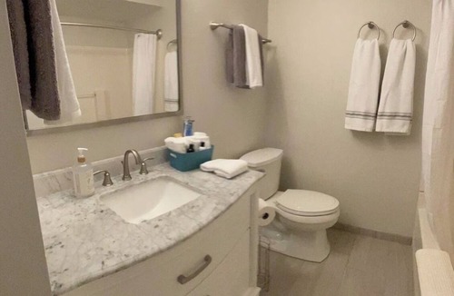 Niles Apartment | Perfect 2-bedroom apartment with central AC in quiet neighborhood