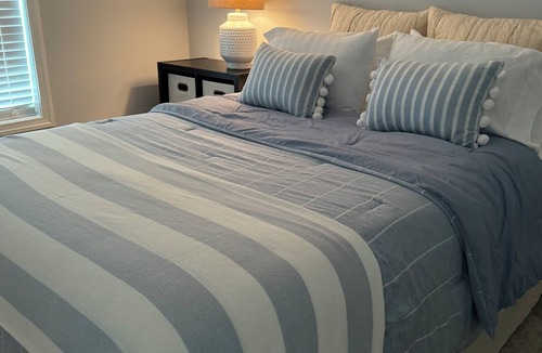 Niles Apartment | Perfect 2-bedroom apartment with central AC in quiet neighborhood