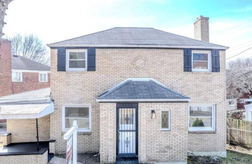 Marshall-Shadeland House | Perfect 2-bedroom house with AC in lovely Pittsburgh five min from N. Shore Dr.