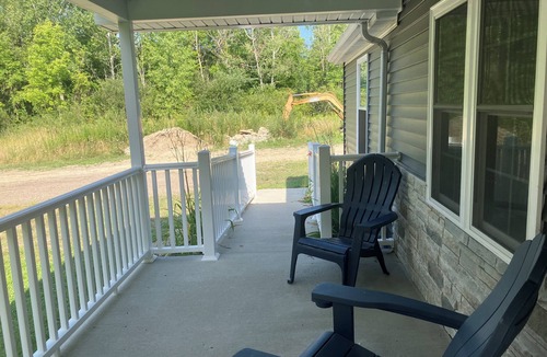 Conneaut Township House | Perfect 3-bedroom mobile home with AC in charming Albion. Mobility-accessible.