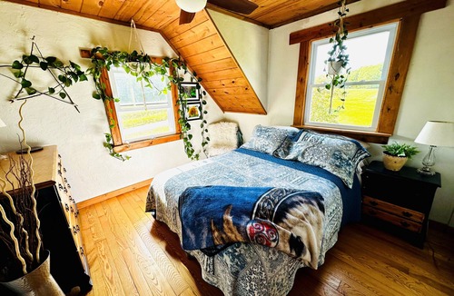 Russell House | Perfect 4-bedroom house in welcoming Russell with a breathtaking view