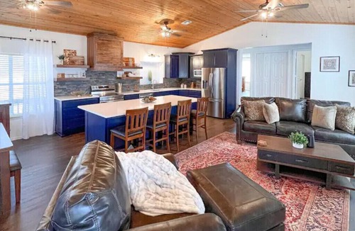 Sulphur Cabin | PERFECT GETAWAY cabin near Turner Falls & Lake of The Arbuckles.