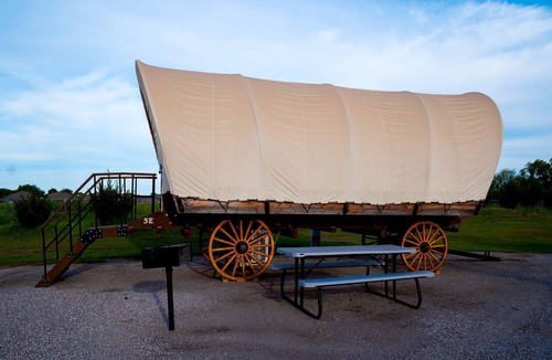South Oklahoma City House | Perfect Glamping Vacations in this Rustic Conestoga Covered Wagon Rental in Oklahoma