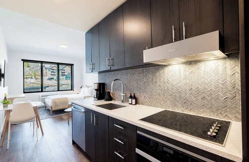 Deer Valley Condo | Perfect Ski Base – Deer Valley East Studio with Amenities, Walk-Shuttle to Ski in/out