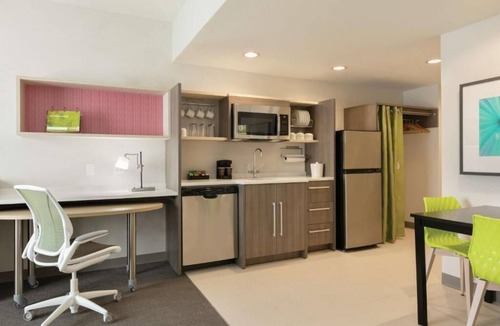 Williamsville Hotel | Perfect Spot for Unwinding! Onsite Pool, Pet-Friendly Property, Free Breakfast!