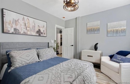 Lancaster House | Perfect Vacation Cozy Lancaster Village Bungalow