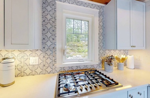 Westport Cabin | Periwinkle Cottage | Sunny cottage in Westport Island overlooking the river