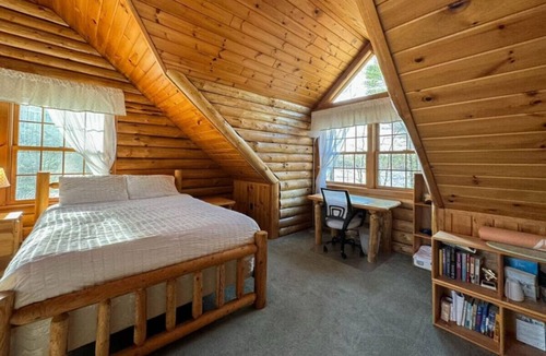 Denmark House | Perley Mills | Private Pond | Hot Tub | Theater