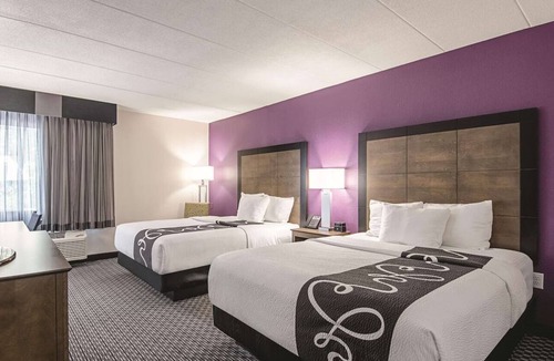 Portland Hotel | Pet-Friendly Accommodation Perfect for Portland Family Adventures, 2 Rooms