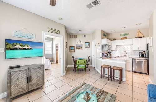 Corpus Christi Condo | Pet-Friendly Beach Retreat with Pool, Hot Tub, and Easy Gulf Access