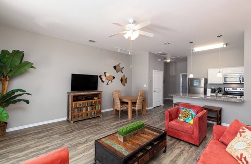 Corpus Christi House | Pet-Friendly Beach Getaway | 2 Heated Pools & Walk to Beach