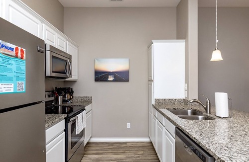 Corpus Christi House | Pet-Friendly Beach Getaway | 2 Heated Pools & Walk to Beach