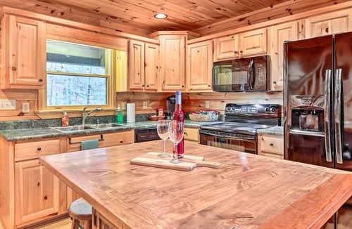 Dial Cabin | Pet-Friendly Blue Ridge Vacation Rental Cabin