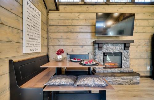 Broken Bow House | Pet-Friendly Broken Bow Cabin: Hot Tub & Fireplace