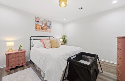 Lincoln House | Pet-Friendly Farm Stay in Northwest Arkansas