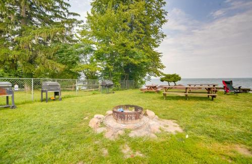Geneva-on-the-Lake House | Pet-Friendly Lake Erie Cottage - Walk to the Water