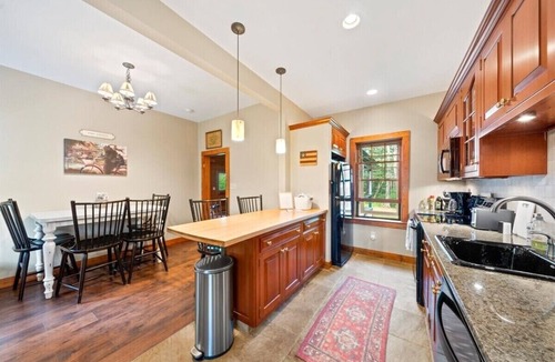 Lake George Cabin | Pet friendly, private, clean, perfect Lake George location