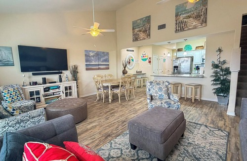 Corpus Christi House | Pet-Friendly Retreat | Heated Pool, Playground & Beach Nearby