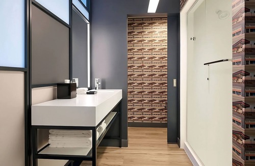 Portland Hotel | Pet-Friendly Stay | 2 Units | Close to Victoria Mansion & Lighthouse!