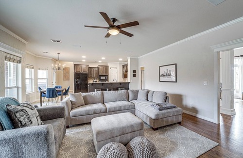South Tulsa Cottage | Pet-friendly Tulsa Escape w/Private Hot Tub!