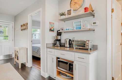 Seneca Falls House | Petit Retreat: The sweetest place on the Lake!