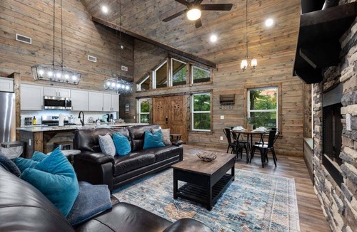 Hochatown Cabin | Pets, Play-Set, Hot Tub, Located in Hochatown, Highwest