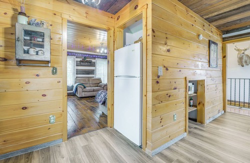 Wellsboro Cabin | Pets Welcome! All-Season Getaway in Wellsboro