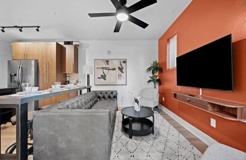 Shadyside Apartment | PFR Suites - Highland, 3BR 2BA Shadyside Condo, ADA, Free Parking