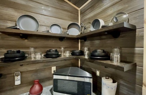 Marienville Cabin | Pin Oak at Forest Villas: Swing Fire Pit Cabin, Pet-Friendly, Cook Forest