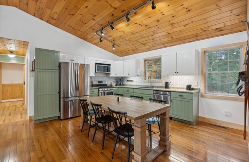 Fryeburg Cabin | Pinewood Haven: Log Cabin + Treehouse + Hot Tub in Mount Washington Valley