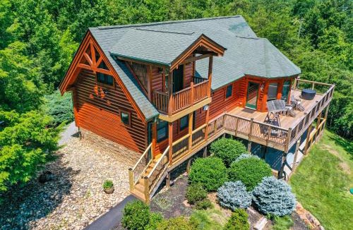 Pittman Center House | Pinnacle View Lodge by Stony Brook Cabins